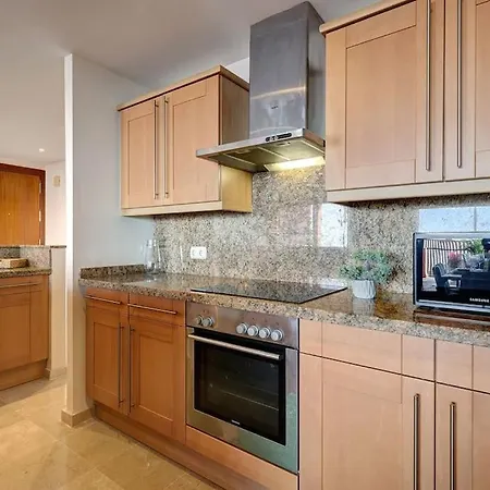דירה 017 Superb Sea View 2 Bed Calahonda *