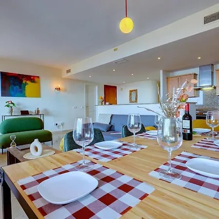 017 Superb Sea View 2 Bed Calahonda Apartment *