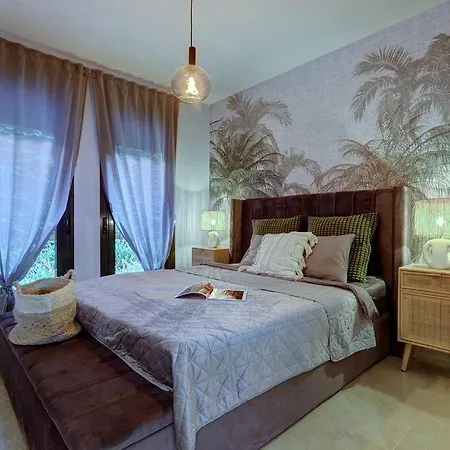 017 Superb Sea View 2 Bed Calahonda *